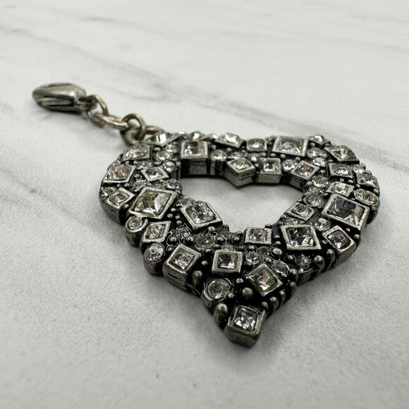 Chico's 2010 Rhinestone Heart Silver Tone Clasp On Charm ✨ - Picture 5 of 8